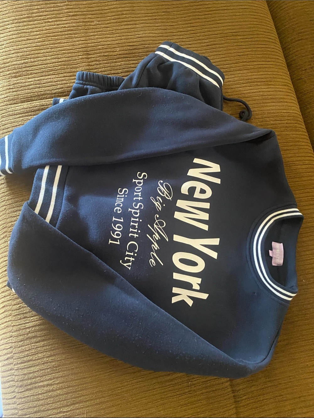 Women's Navy New York Graphic Sweatshirt - Casual Crewneck